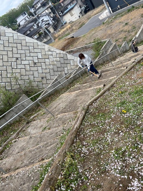 にとなっこ階段